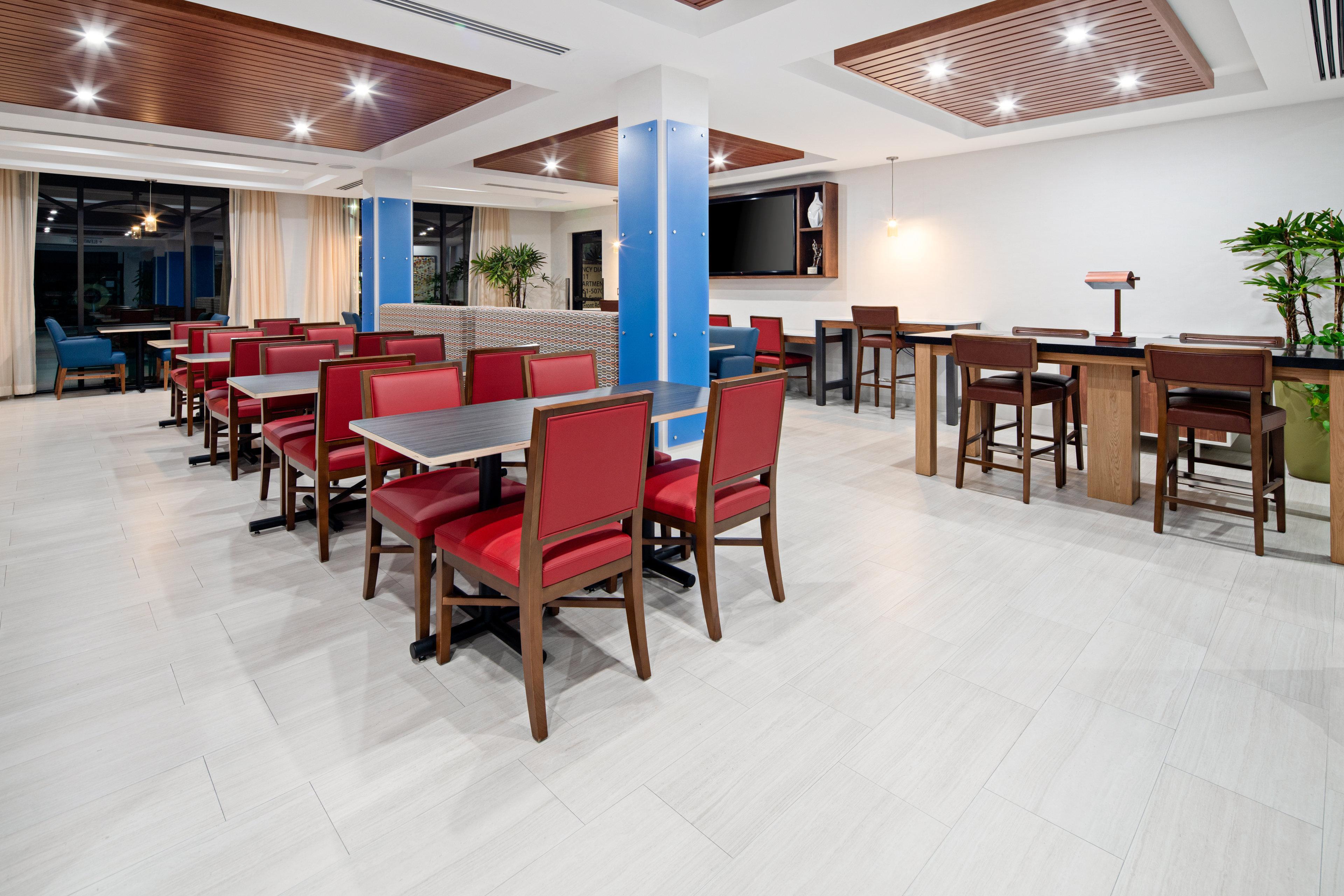 Holiday Inn Express Hotel & Suites Atascadero By Ihg Bagian luar foto